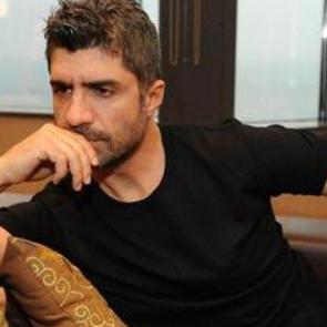 &Ouml;zcan Deniz galada k&ouml;t&uuml; haberi aldı