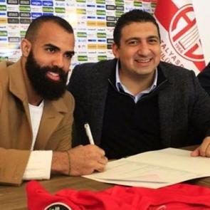 Antalyaspor, Brezilyalı Sambacı'ya imzayı attırdı