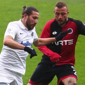 Kasımpaşa, Gen&ccedil;ler'i 15 dakikada yıktı!