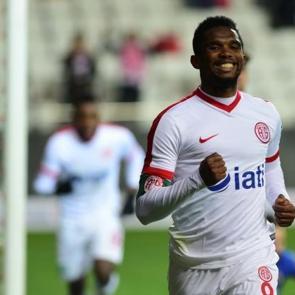 Eto'o derbiyi tek başına aldı