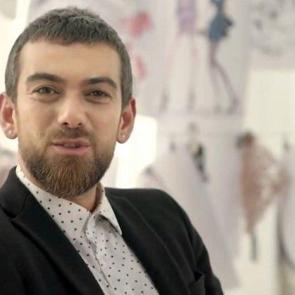  &Uuml;nl&uuml; modacı Hakan Akkaya'da evet dedi