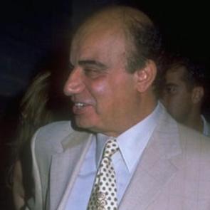 &Uuml;nl&uuml; y&ouml;netmen Melih G&uuml;lgen hayatını kaybetti