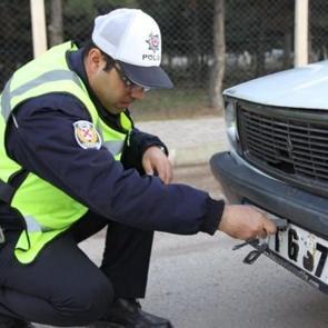 MOBESE'den ka&ccedil;tılar ama polisten ka&ccedil;amadılar