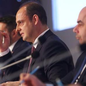 Merkez&rsquo;den 10 mesaj