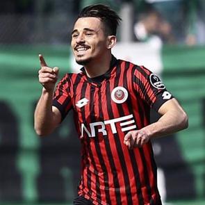 Milli Takım'a &ccedil;ağrılan Serdar: 'Annemi aradım...'