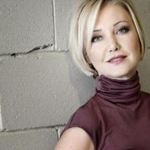 Berna La&ccedil;in'in hayırlı kandiller paylaşımına hakaret ettiler!