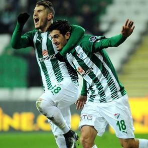 Bursa'nın golc&uuml;s&uuml;ne Benfica kancası!