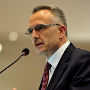 Merakla beklenen d&uuml;zenleme i&ccedil;in bakandan a&ccedil;ıklama!