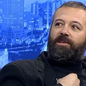 Levent &Uuml;z&uuml;mc&uuml;'den skandal tweet! T&uuml;rkiye i&ccedil;in bakın ne dedi?