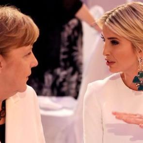 Babasını savundu, salondaki kadınlar &ccedil;ıldırdı!