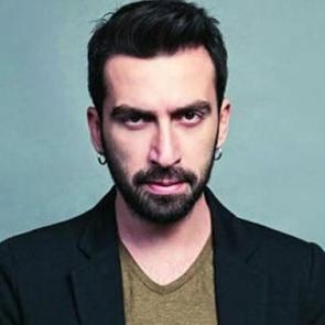 &Uuml;nl&uuml; oyuncu saldırıya uğradı!