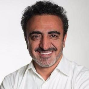 Hamdi Ulukaya sahneye &ccedil;ıktı! Fenerbah&ccedil;e'ye dev destek