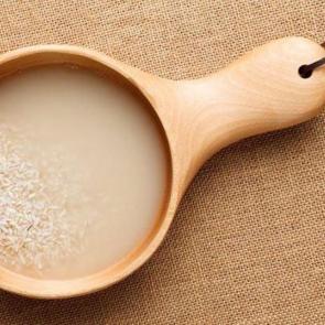 Pirinçleri yıkadıktan sonra suyunu dökmeyin