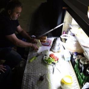 Tır kuyruğunda sahur yapıyorlar