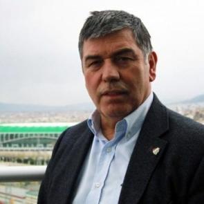 Bursaspor y&ouml;netiminde ilk istifa!