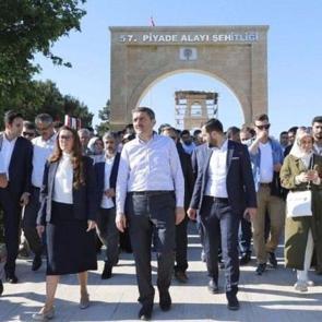 Çanakkale şehitlerinin huzurunda iftar