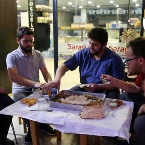 Ekmek paraları da yemekleri de aynı fırından