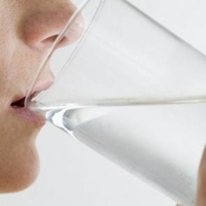 'İftardan sonra en az 10 bardak su için'