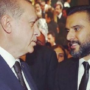 Cumhurbaşkanı Erdoğan &uuml;nl&uuml; şarkıcıya kız isteyecek