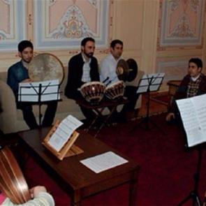 Sen gidesin ille bizi yaktı hasret elveda