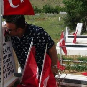 Serttaş, şehit Sekin'nin mazarını ziyaret etti  