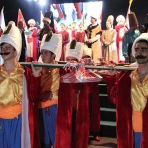 Sultanahmet Meydanı'nda Baklava alayı gösterisi 