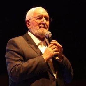 Vatandaş ekrana danışıyor