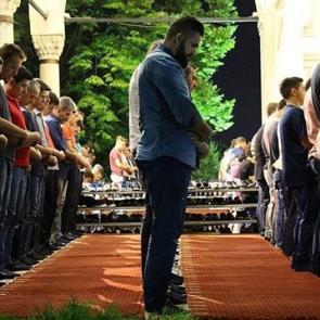 Balkanlar'da Kadir Gecesi çoşkusu!