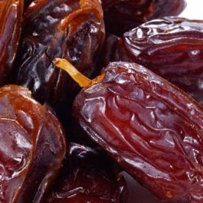 Aç karna 5 adet hurma yerseniz...