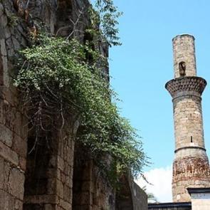 Fethin sembol&uuml; cami restore ediliyor