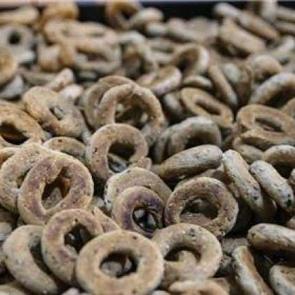 Hatay'da geleneksel bayram kömbesi yapımı başladı