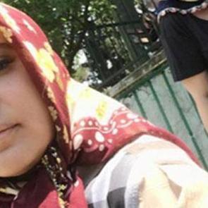 &Uuml;nl&uuml; şarkıcı Demet Akalın mescit yaptırıyor!