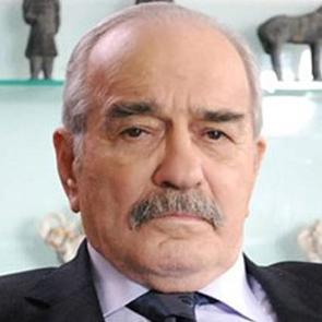 Fikret Hakan kimdir? Aslen nerelidir?