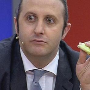 İlker Ayrık'tan DHKP-C'li ter&ouml;ristlere destek!