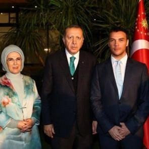 &Uuml;nl&uuml; şarkıcı Sinan Ak&ccedil;ıl'dan olay 15 Temmuz itirafı...