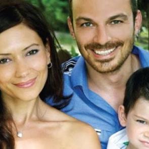 &Uuml;nl&uuml; sunucuya şok! Eşine kurşun saplandı