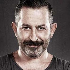 Cem Yılmaz&rsquo;a paranın kokusu tatlı geldi! Sosyal Medyaya geri d&ouml;nd&uuml;