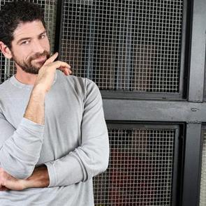 Cemal H&uuml;nal kimdir? Aslen nereli ve ka&ccedil; yaşında? Biyografisi