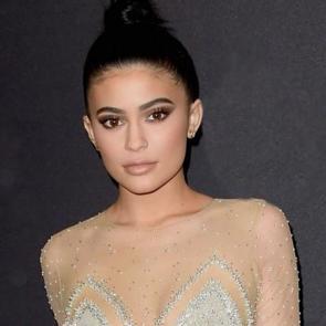 Kylie Jenner makyajını nasıl yapıyor?