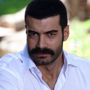 Murat &Uuml;nalmış kimdir? Aslen nereli ve ka&ccedil; yaşında?