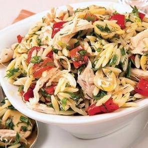 Salata dediğin hafif olmalı ve doyurmalı!  