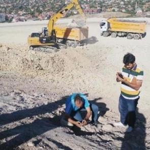 Yol yaparken fark ettiler! Şaşkına d&ouml;nd&uuml;ler