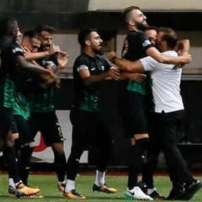 Akhisar 3 puanla başladı!