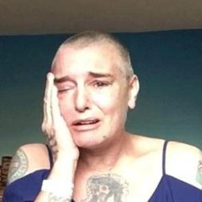 D&uuml;nyaca &uuml;nl&uuml; şarkıcıdan şok haber!