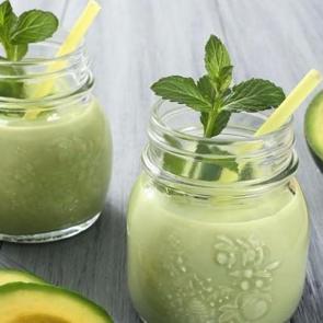 Metabolizmayı hızlandıran 4 avokadolu smoothie