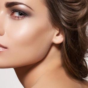 Aydınlık yaz makyajı nasıl yapılır?