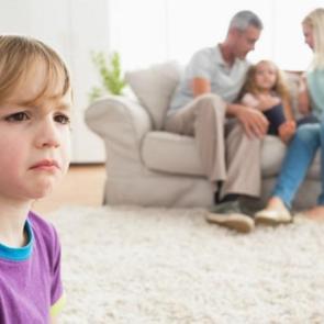 Kardeş kıskan&ccedil;lığında taraf olmayın