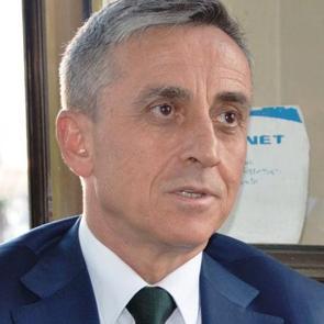 Şirin &Uuml;nal kimdir? Aslen nereli ve ka&ccedil; yaşındadır?