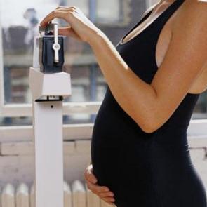 Normal ve ikiz hamilelikte ka&ccedil; kilo alınmalı?