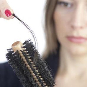 Sa&ccedil; d&ouml;k&uuml;lmesini durduran doğal maske